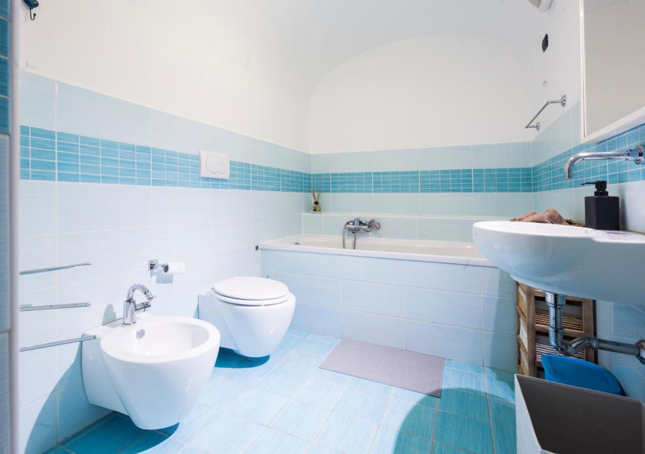 Elegante Loft In Centro Storico Acquario Apartment Genoa Exterior photo