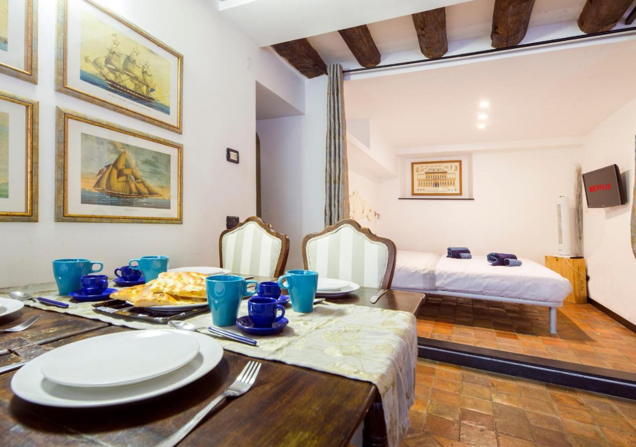 Elegante Loft In Centro Storico Acquario Apartment Genoa Exterior photo